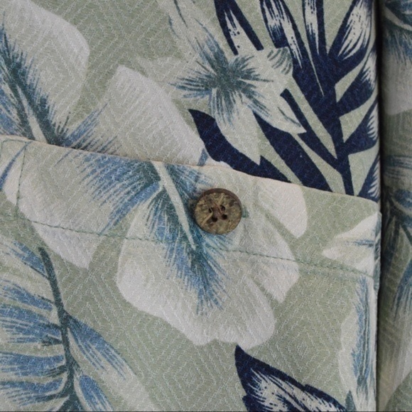 Bobby Chan 100% Silk Hawaiian Print Button Down Shirt, Size XL - Picture 4 of 9